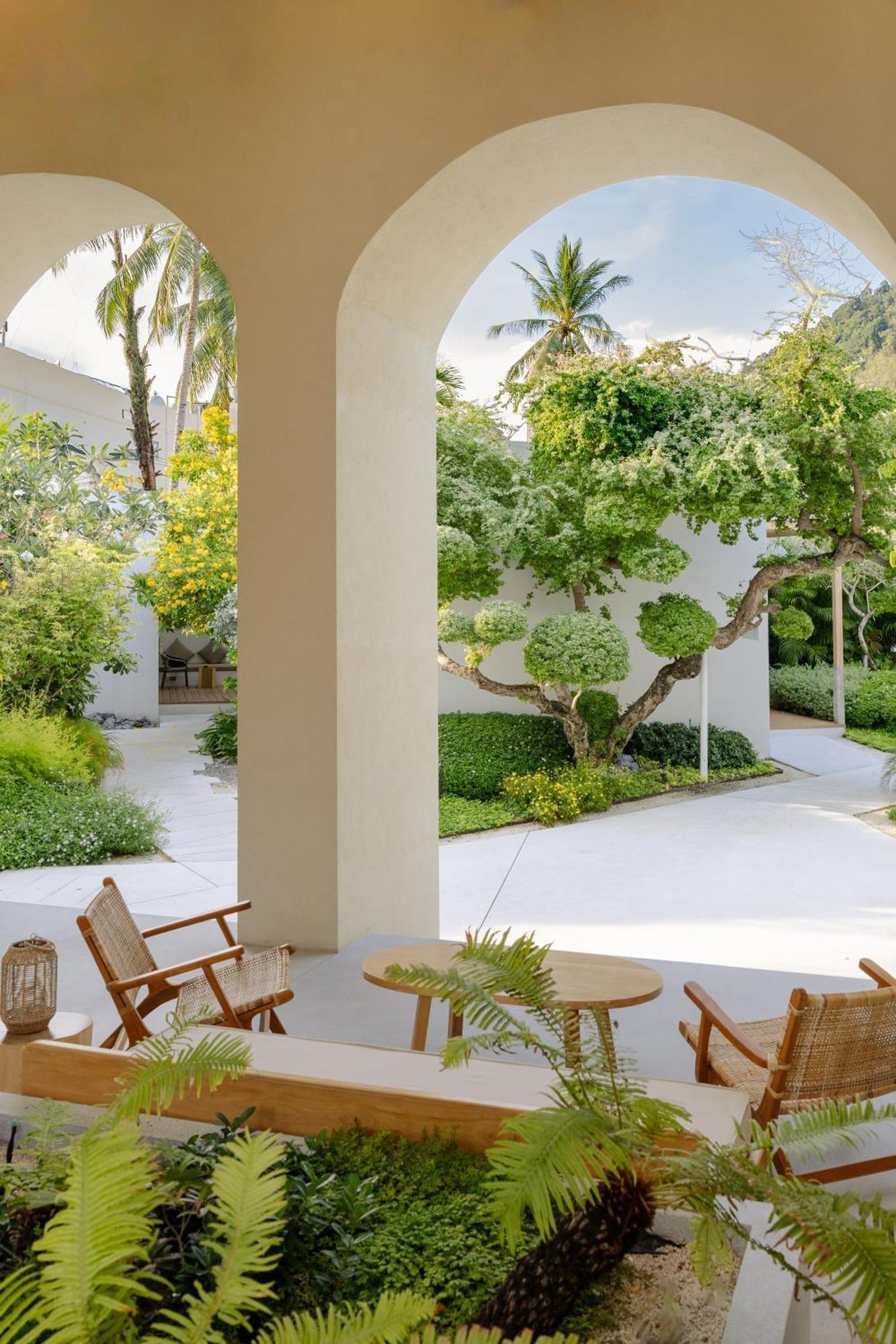 Eden Resort & Villas Phuket Patong Exterior foto